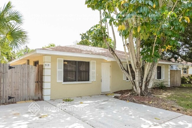 919 25th St E in Bradenton, FL - Building Photo - Building Photo