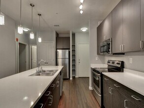 2811 Rio Grande St, Unit 301 in Austin, TX - Building Photo - Building Photo