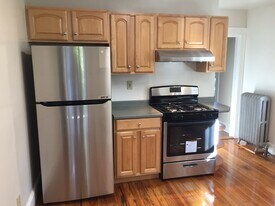 44 Waverley Ave, Unit Waverley in Newton, MA - Building Photo