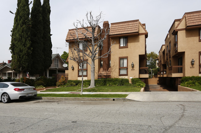 609 W Lexington Dr in Glendale, CA - Building Photo - Building Photo