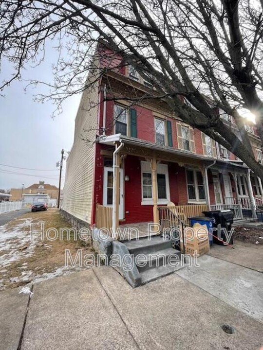 139 Hoerner St in Harrisburg, PA - Building Photo