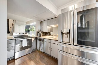 6006 Swiss Ave in Dallas, TX - Building Photo - Building Photo