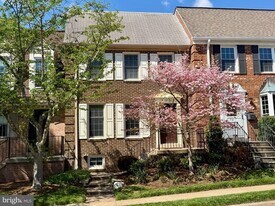 1136 Pine Hill Rd in McLean, VA - Building Photo