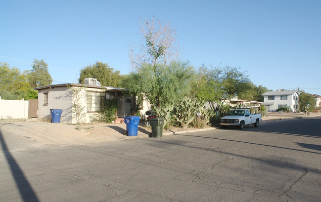 1702-1706 N Tyndall Ave in Tucson, AZ - Building Photo - Building Photo