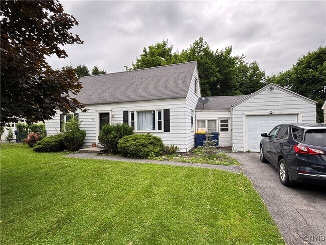 102 Canfield Dr in Syracuse, NY - Building Photo - Building Photo