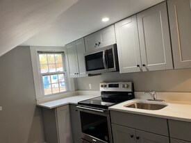 39 W Main St in Orange, MA - Building Photo