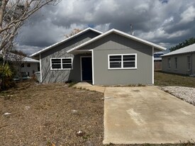 430 14th St SW in Vero Beach, FL - Building Photo