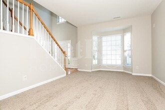 1562 Pondhaven Dr in High Point, NC - Foto de edificio - Building Photo