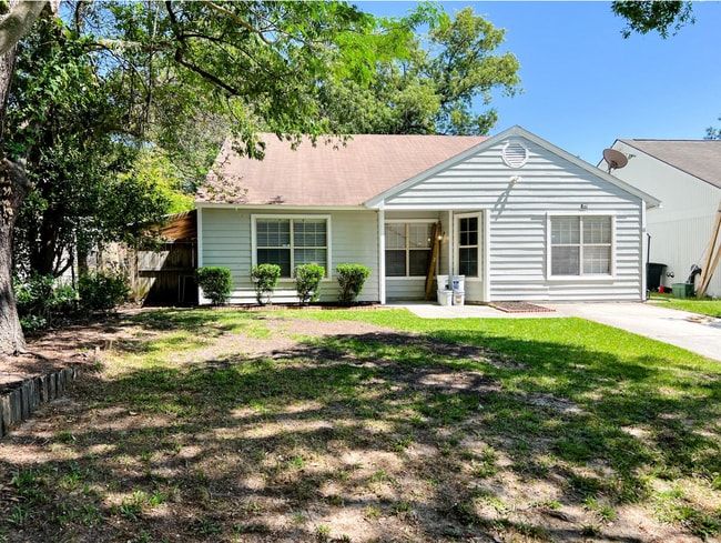 property at 6 N Quail Crossing