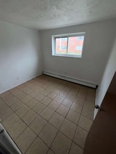 14815 Euclid Ave in East Cleveland, OH - Foto de edificio - Building Photo