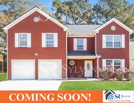 6832 Ridgewood Ln in Riverdale, GA - Building Photo