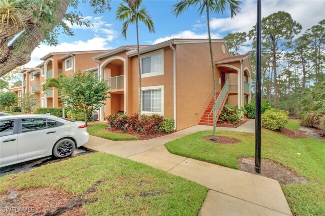 1220 Wildwood Lakes Blvd in Naples, FL - Building Photo - Building Photo