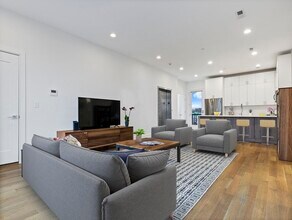 7 Burroughs St in Boston, MA - Building Photo - Building Photo