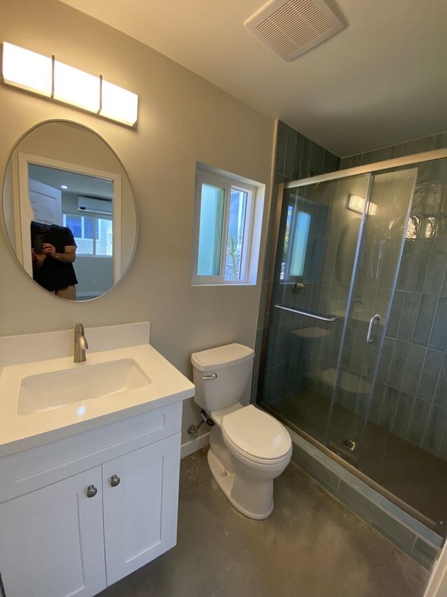 6802 E Huntdale St in Long Beach, CA - Building Photo - Building Photo
