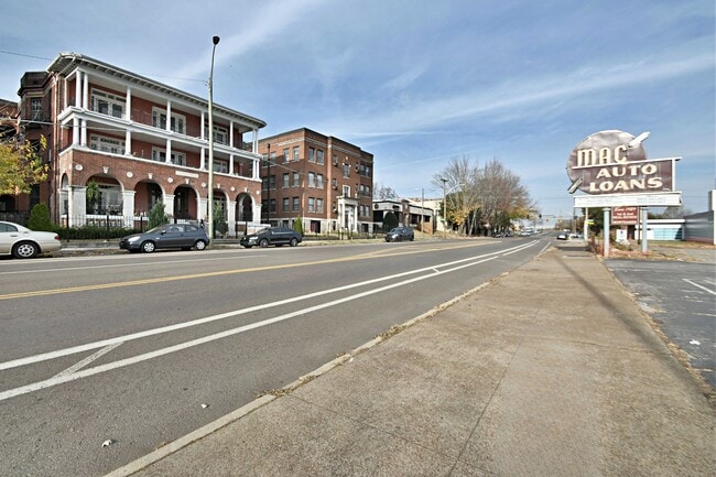 209 W Fifth Ave in Knoxville, TN - Building Photo - Building Photo