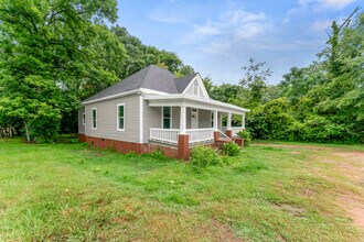 727 E Broadway St in Griffin, GA - Building Photo - Building Photo