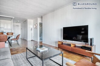 8 Whittier Pl in Boston, MA - Building Photo - Building Photo