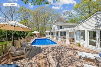 46 Woodland Dr in Sag Harbor, NY - Building Photo - Building Photo