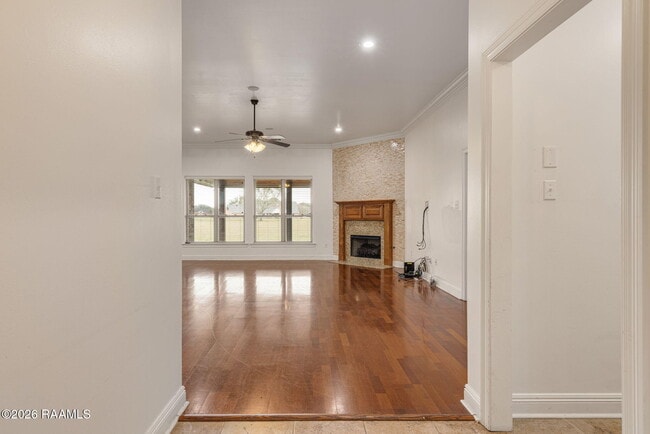 225 Woodhaven Rd in Youngsville, LA - Building Photo - Building Photo