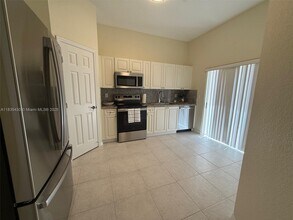 1945 SE 24th Ave in Homestead, FL - Building Photo - Building Photo