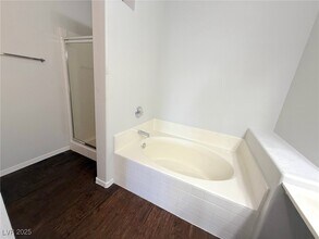 5655 E Sahara Ave in Las Vegas, NV - Building Photo - Building Photo