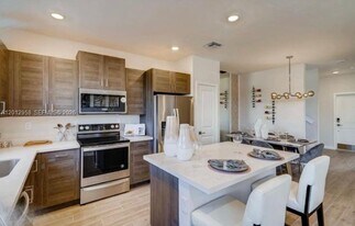 2341 SE 11th St in Homestead, FL - Building Photo