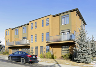 1616-1618 37th Ave SW in Calgary, AB - Building Photo - Building Photo