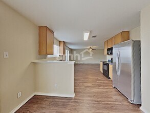 7915 Arabian Cv in San Antonio, TX - Building Photo - Building Photo