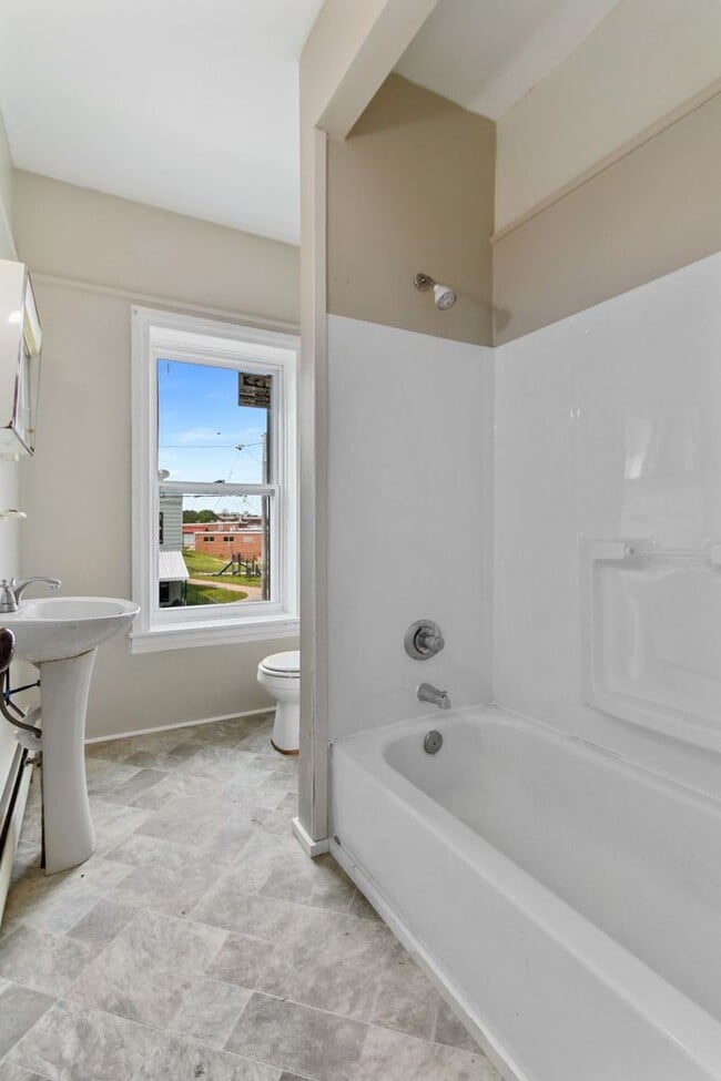 property at 392 E Maple St