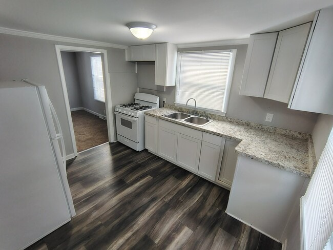 property at 4190 S Linden Rd