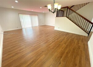 7901 Northwest 33rd Street in Hollywood, FL - Building Photo - Building Photo