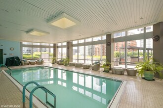 1211 S Prairie Ave, Unit 4805 in Chicago, IL - Building Photo - Building Photo