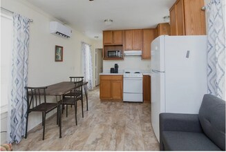 589 Bernard Street in Pass Christian, MS - Building Photo - Building Photo