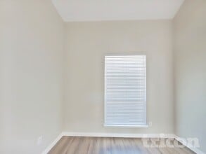 114 Cole St in Forney, TX - Foto de edificio - Building Photo