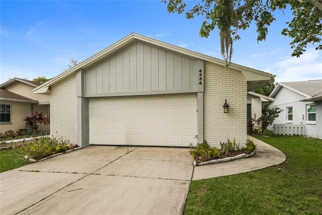property at 4454 Sandhurst Dr