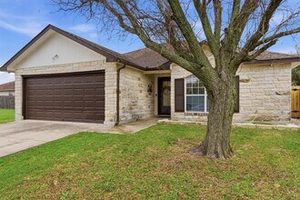 411 Copper Ln in Jarrell, TX - Building Photo - Building Photo