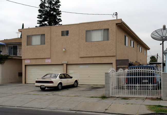 4725 W 119th St in Hawthorne, CA - Building Photo - Building Photo