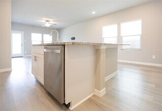 1069 Lakehaven Trl in Lavon, TX - Building Photo - Building Photo