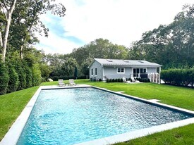 30 Hampton Ct in Bridgehampton, NY - Building Photo