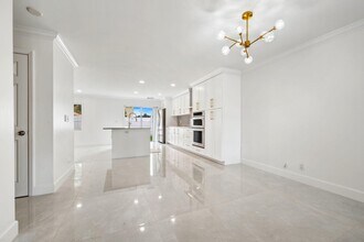 3460 Commodore Ct in West Palm Beach, FL - Building Photo - Building Photo