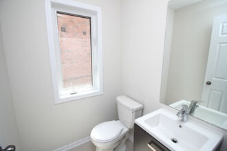8058 Hackberry Trl in Niagara Falls, ON - Building Photo - Building Photo