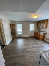 108 Oak St in Naugatuck, CT - Building Photo - Building Photo