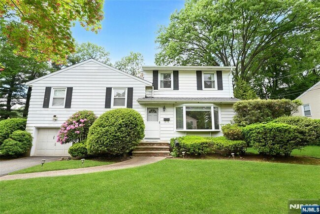 357 11th St in Cresskill, NJ - Building Photo - Building Photo
