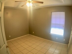 1107 S Palm, Unit 2 in Pharr, TX - Building Photo - Building Photo