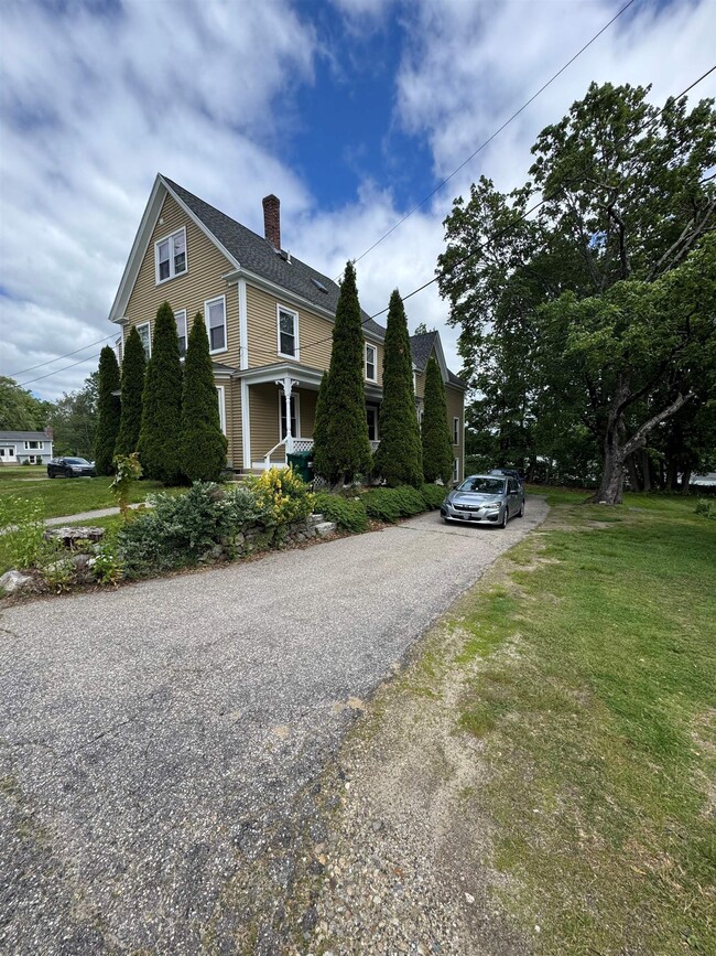 97 Knight St in Milford, NH - Building Photo - Building Photo