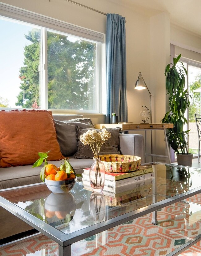 2816 Martin Luther King Jr Way in Berkeley, CA - Foto de edificio - Building Photo