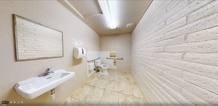 4216 Shasta Dam Blvd in Shasta Lake, CA - Foto de edificio - Building Photo