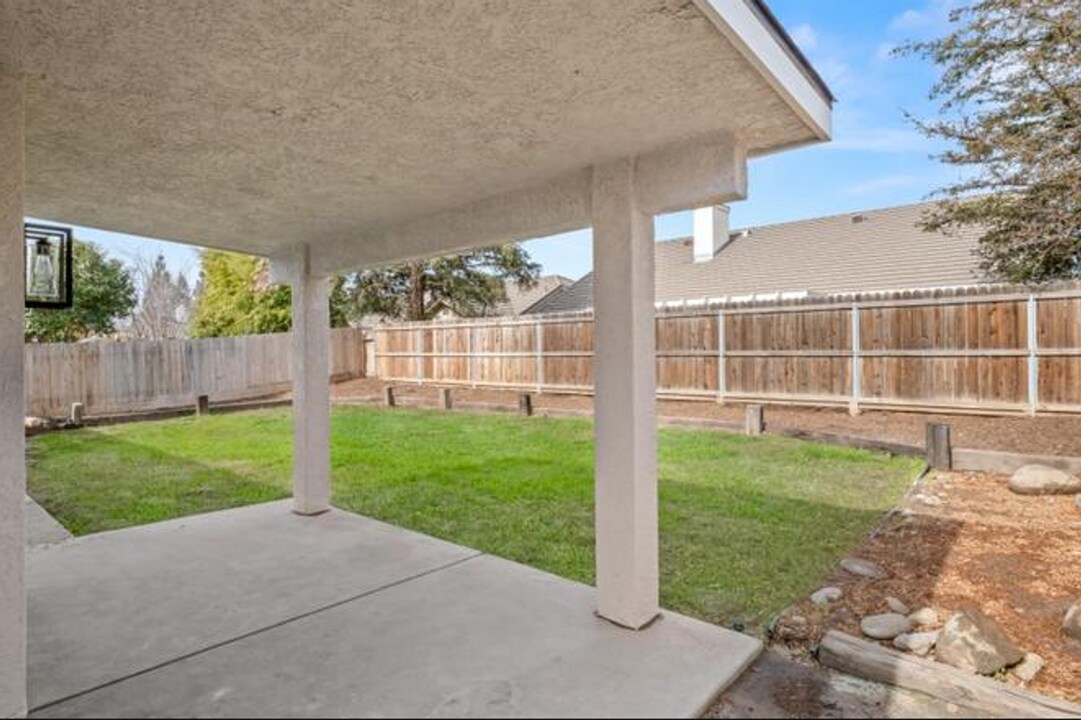 5382 W Browning Ave in Fresno, CA - Building Photo
