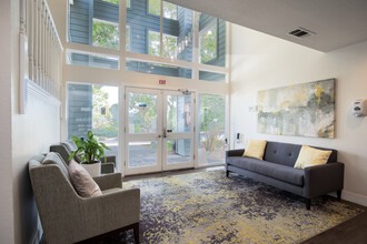 Vue at 3600 in Richmond, CA - Building Photo - Interior Photo