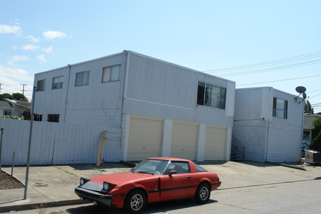 5523 Bayview Ave in Richmond, CA - Building Photo - Building Photo